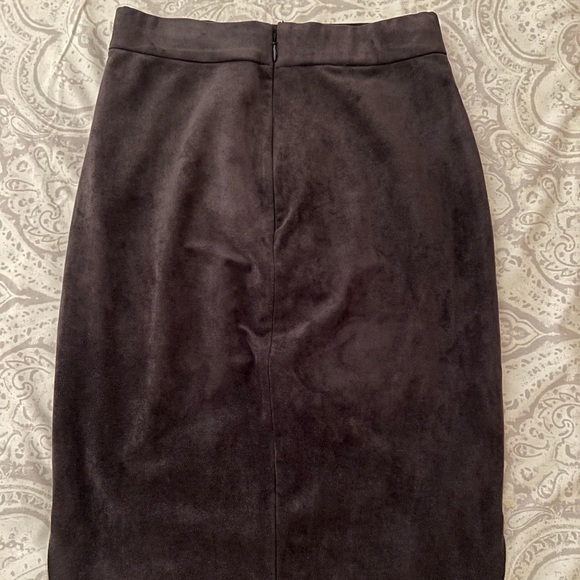 Aritzia suede pencil skirt - Picture 2 of 5